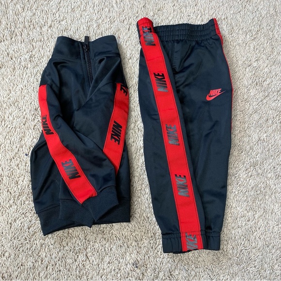 Nike Tracksuit, Infant Size 12 Months - Picture 5 of 10